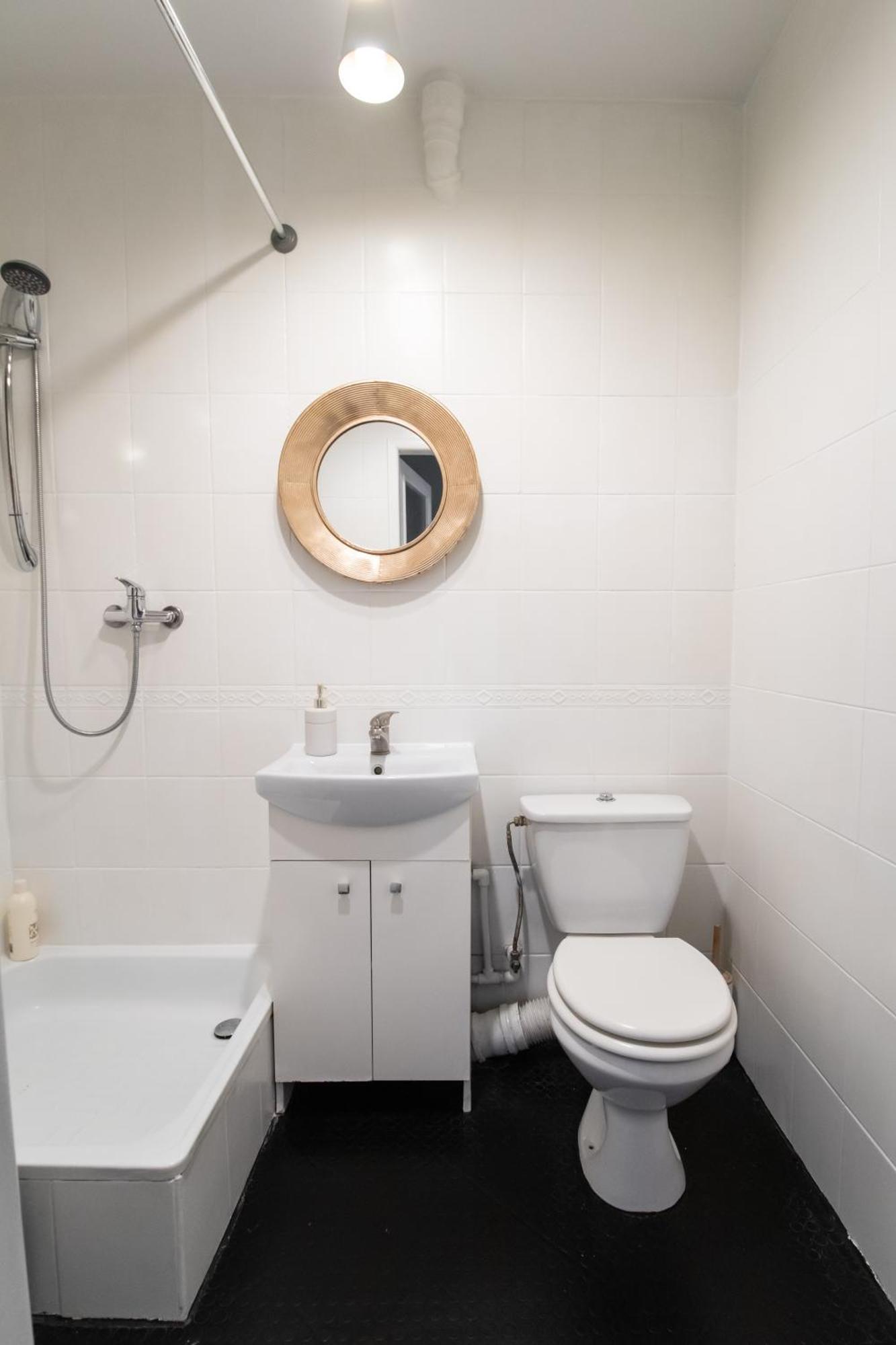 Piotrapartments - Daleka Cozy Train&Airport Apartment Варшава Екстериор снимка