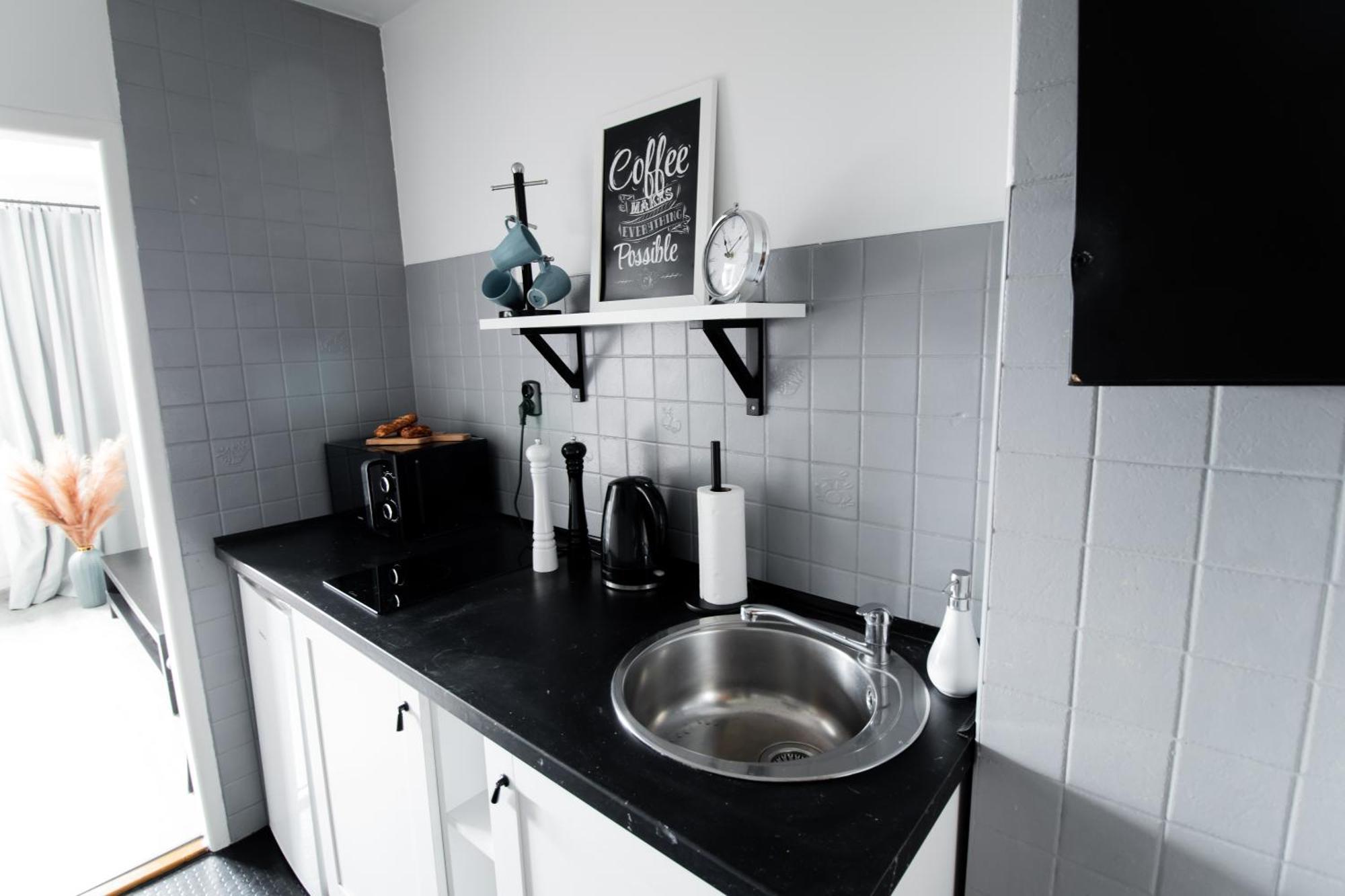 Piotrapartments - Daleka Cozy Train&Airport Apartment Варшава Екстериор снимка