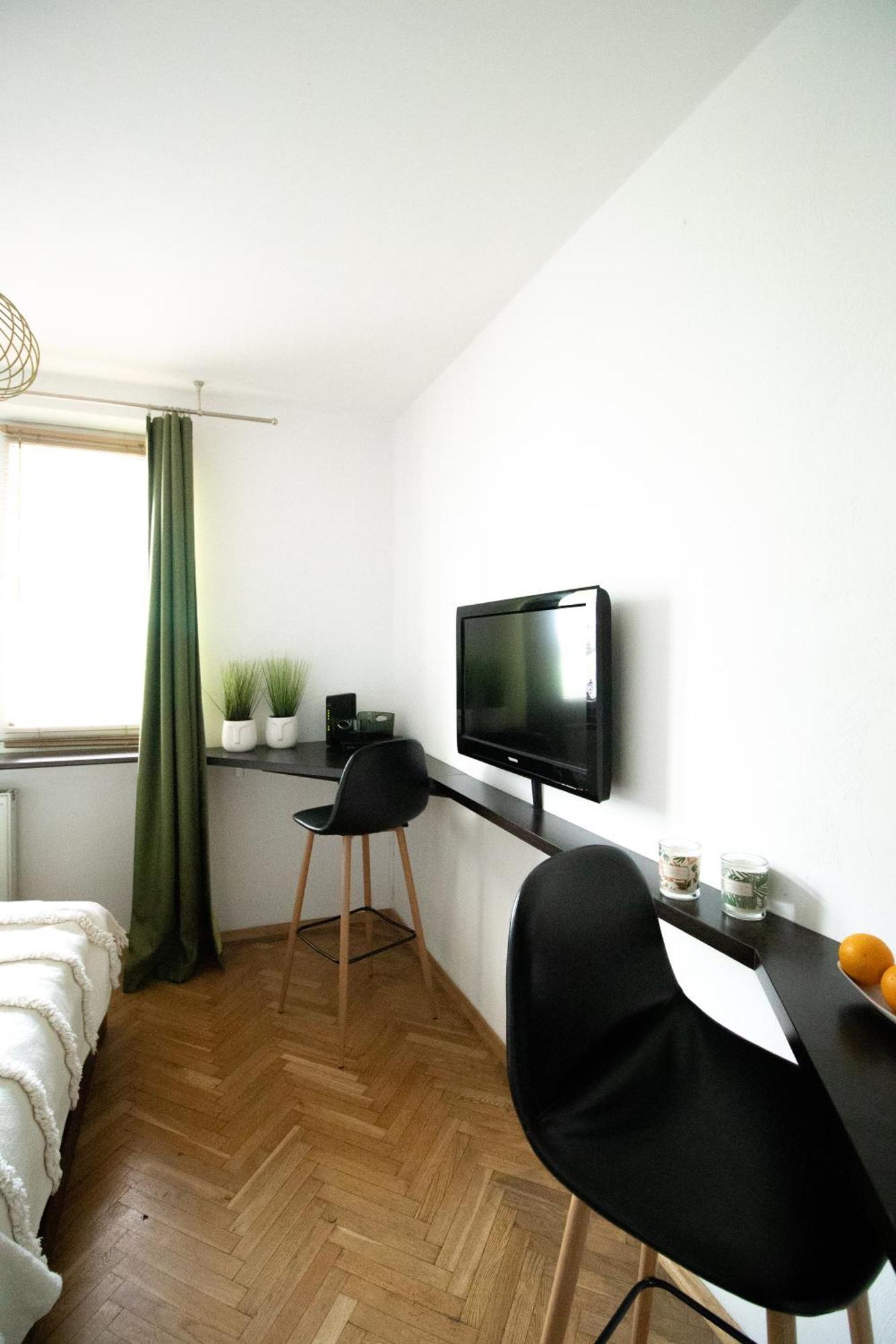 Piotrapartments - Daleka Cozy Train&Airport Apartment Варшава Екстериор снимка