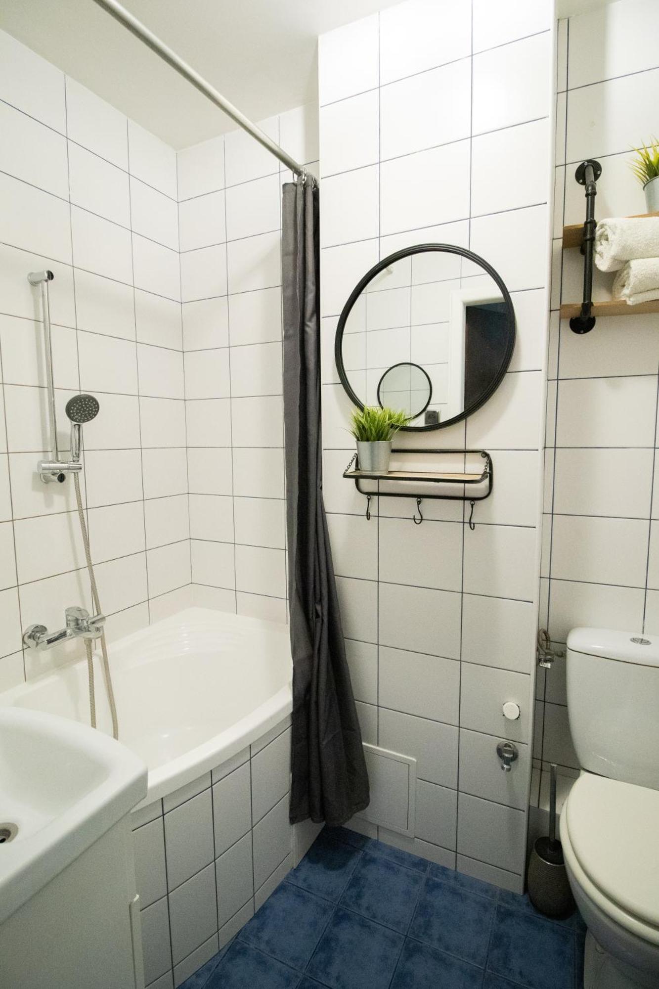 Piotrapartments - Daleka Cozy Train&Airport Apartment Варшава Екстериор снимка