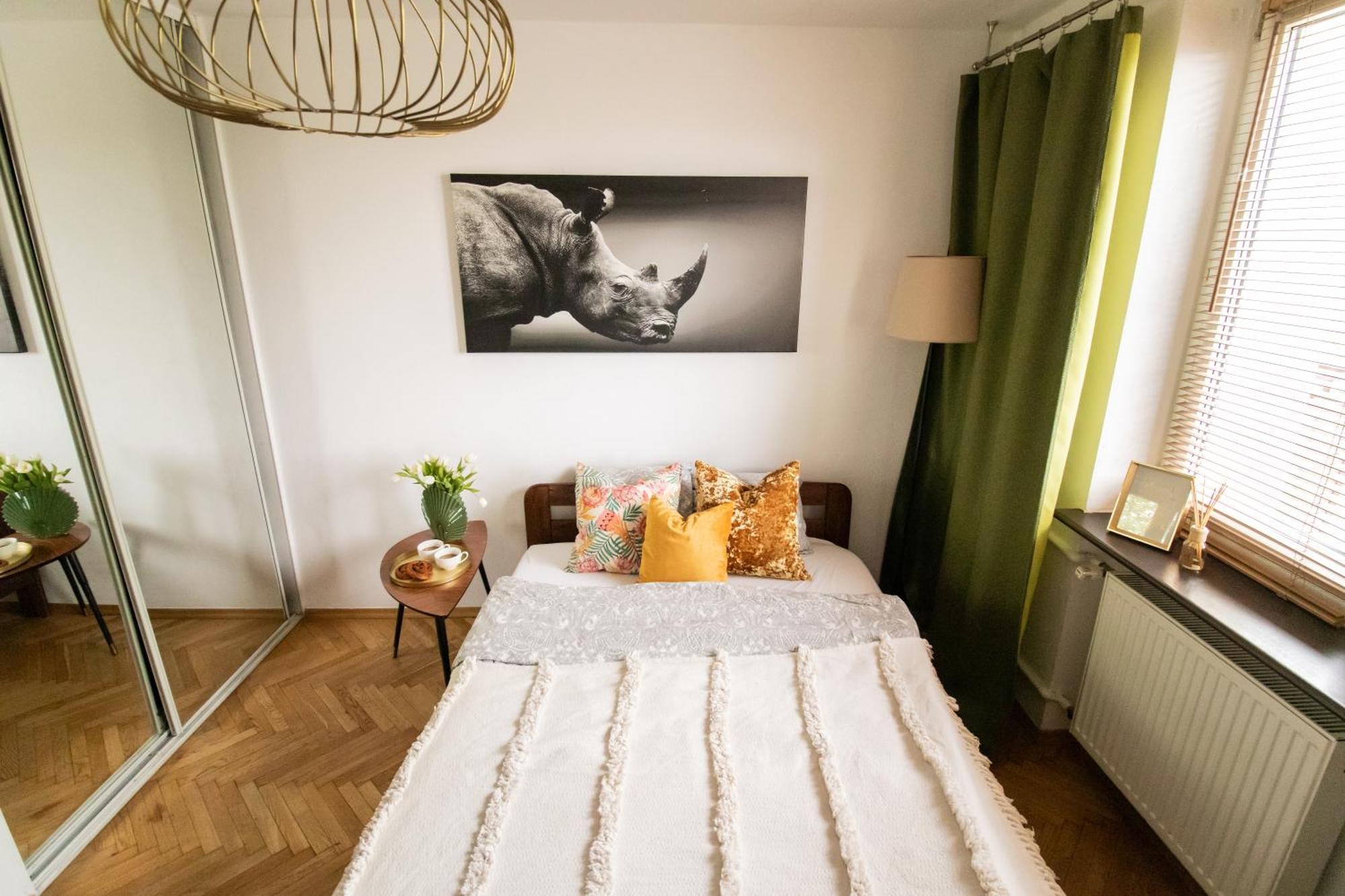 Piotrapartments - Daleka Cozy Train&Airport Apartment Варшава Екстериор снимка